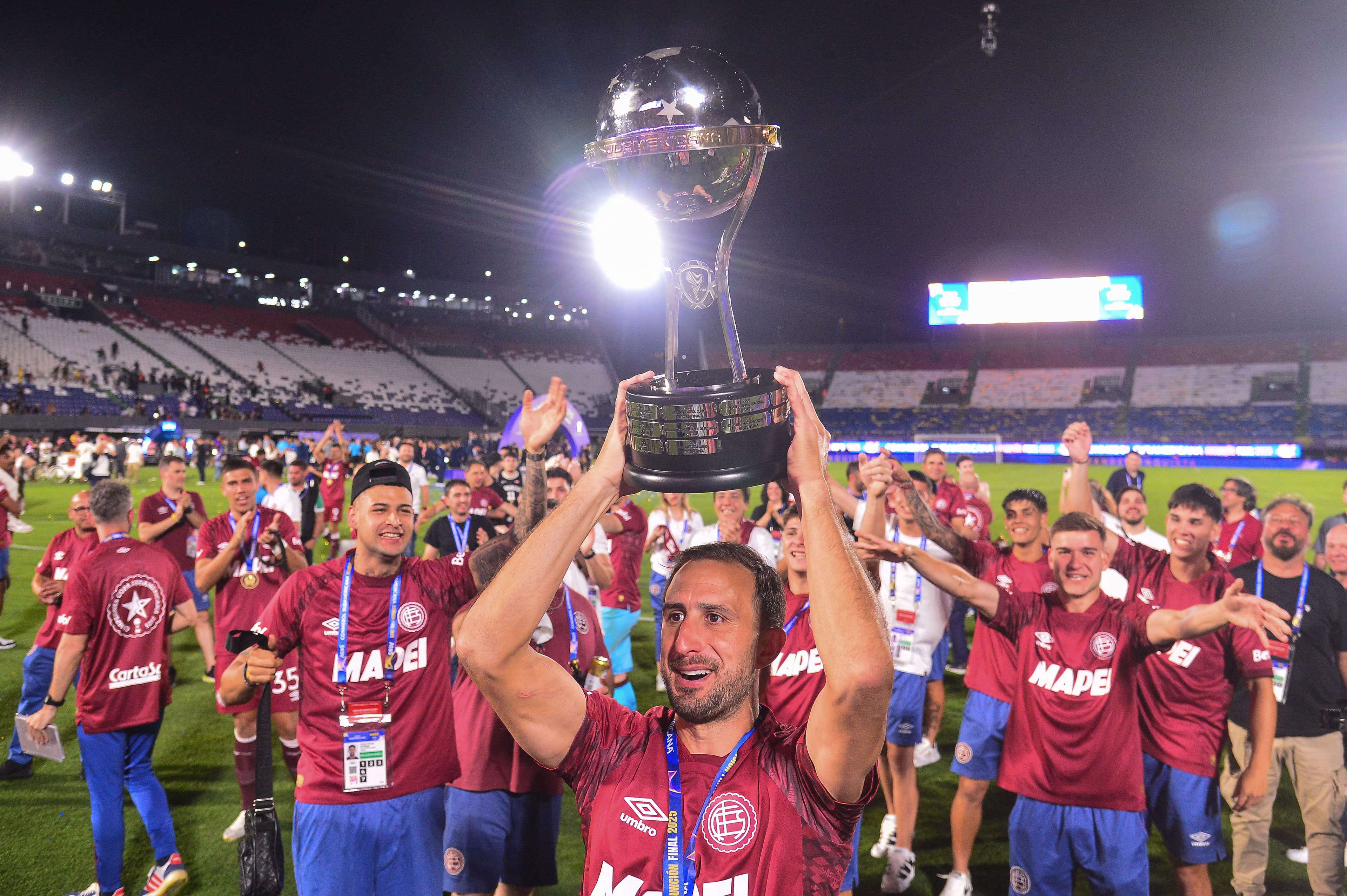 Jugadores de Lanús celebrando